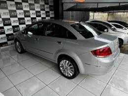 FIAT - LINEA - 2013/2014 - Prata - R$ 39.900,00