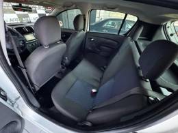 RENAULT - SANDERO - 2015/2015 - Branca - R$ 39.900,00