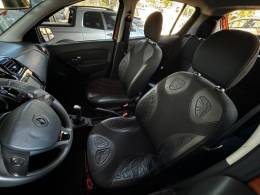 RENAULT - SANDERO - 2015/2016 - Laranja - R$ 49.900,00