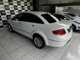 FIAT - LINEA - 2015/2016 - Branca - R$ 42.900,00