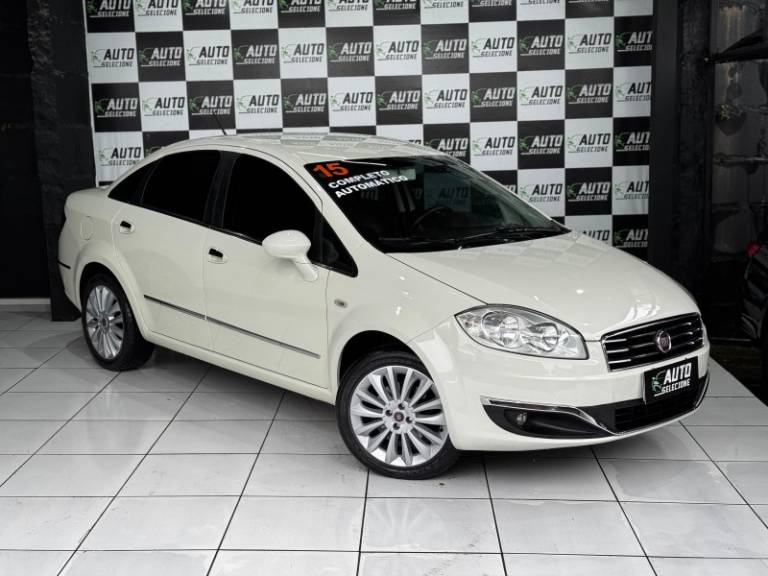 FIAT - LINEA - 2014/2015 - Branca - R$ 42.900,00