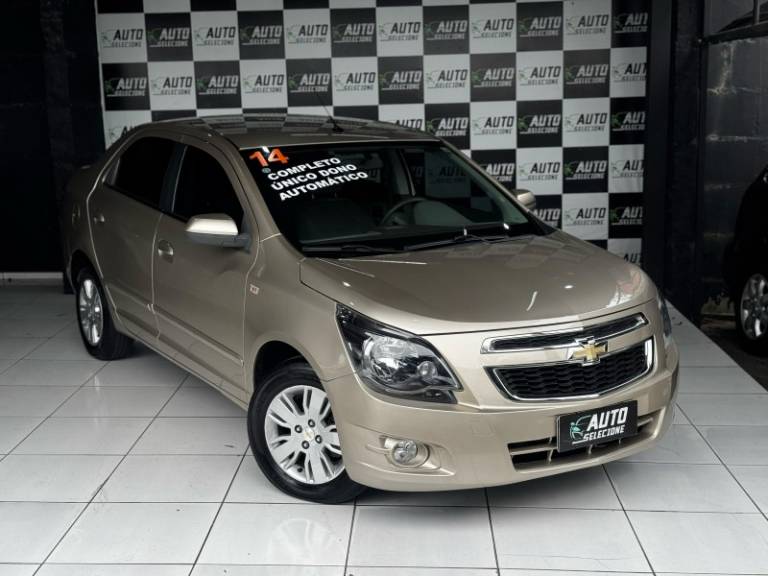 CHEVROLET - COBALT - 2013/2014 - Bege - R$ 48.900,00