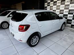 RENAULT - SANDERO - 2015/2015 - Branca - R$ 39.900,00