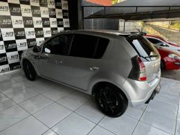 RENAULT - SANDERO - 2013/2014 - Prata - R$ 39.900,00