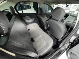 RENAULT - LOGAN - 2013/2014 - Preta - R$ 41.900,00