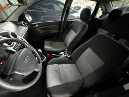 FORD - FIESTA - 2011/2012 - Vermelha - R$ 35.900,00