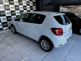 RENAULT - SANDERO - 2016/2017 - Branca - R$ 43.900,00