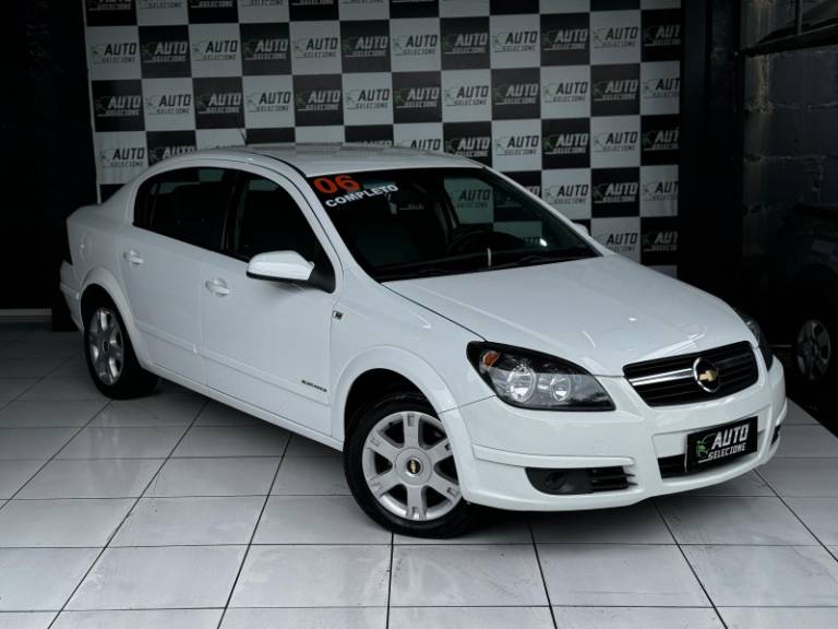 CHEVROLET - VECTRA - 2006/2006 - Branca - R$ 32.900,00