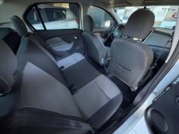 RENAULT - LOGAN - 2016/2017 - Prata - R$ 46.900,00