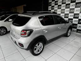 RENAULT - SANDERO - 2017/2018 - Prata - R$ 54.900,00