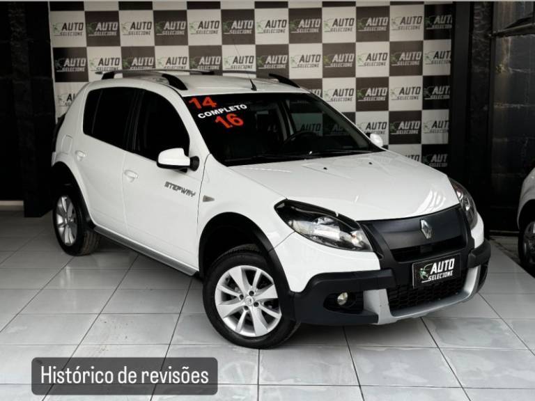 RENAULT - SANDERO - 2013/2014 - Branca - R$ 42.900,00