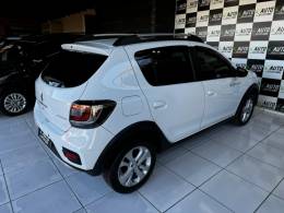 RENAULT - SANDERO - 2015/2015 - Branca - R$ 46.900,00