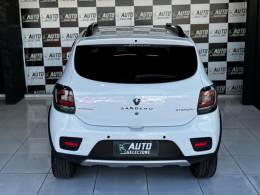 RENAULT - SANDERO - 2015/2015 - Branca - R$ 46.900,00