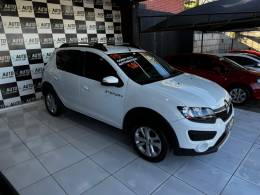 RENAULT - SANDERO - 2015/2015 - Branca - R$ 46.900,00