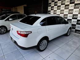 FIAT - GRAND SIENA - 2016/2017 - Branca - R$ 47.900,00