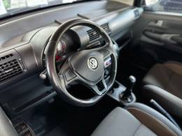 VOLKSWAGEN - CROSSFOX - 2009/2010 - Vermelha - R$ 36.900,00