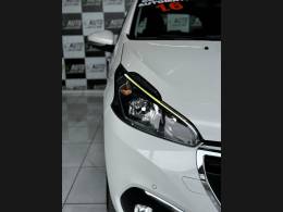 PEUGEOT - 208 - 2016/2017 - Branca - R$ 59.900,00