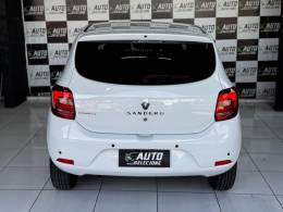 RENAULT - SANDERO - 2015/2015 - Branca - R$ 39.900,00