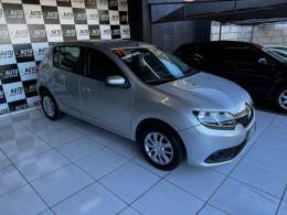 RENAULT - SANDERO - 2016/2017 - Prata - R$ 42.900,00