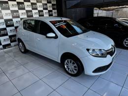 RENAULT - SANDERO - 2016/2017 - Branca - R$ 43.900,00