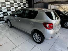 RENAULT - SANDERO - 2016/2017 - Prata - R$ 42.900,00