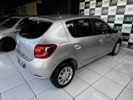 RENAULT - SANDERO - 2016/2017 - Prata - R$ 42.900,00